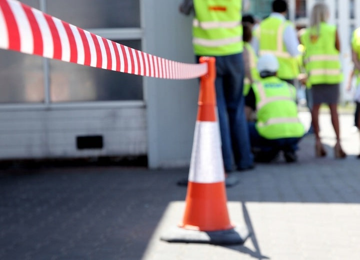 TOPPER cone attachment with expandable barrier and warning tape 